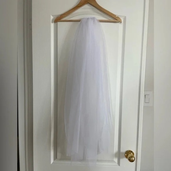 Designer White Fingertip Wedding Veil - Picture 7 of 7